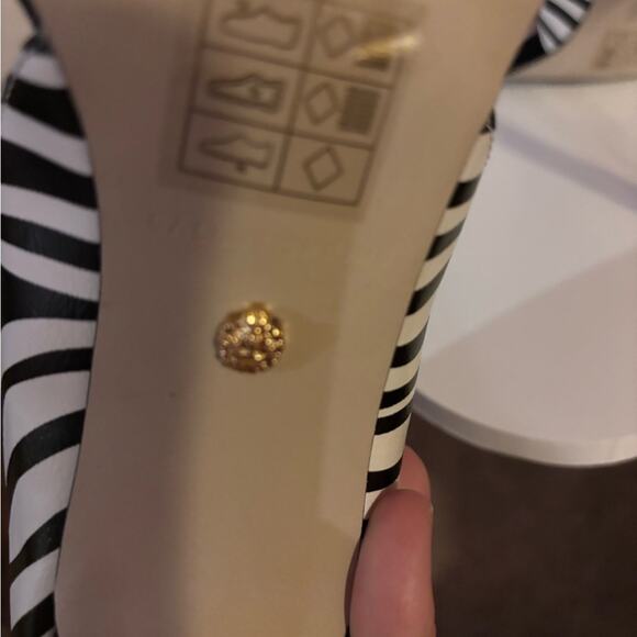 Disney Lion King heels 6.5 - Picture 6 of 10